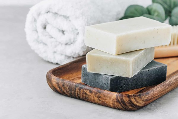 Savon solide au lait de chèvre bio : quelques conseils pour un meilleur usage
